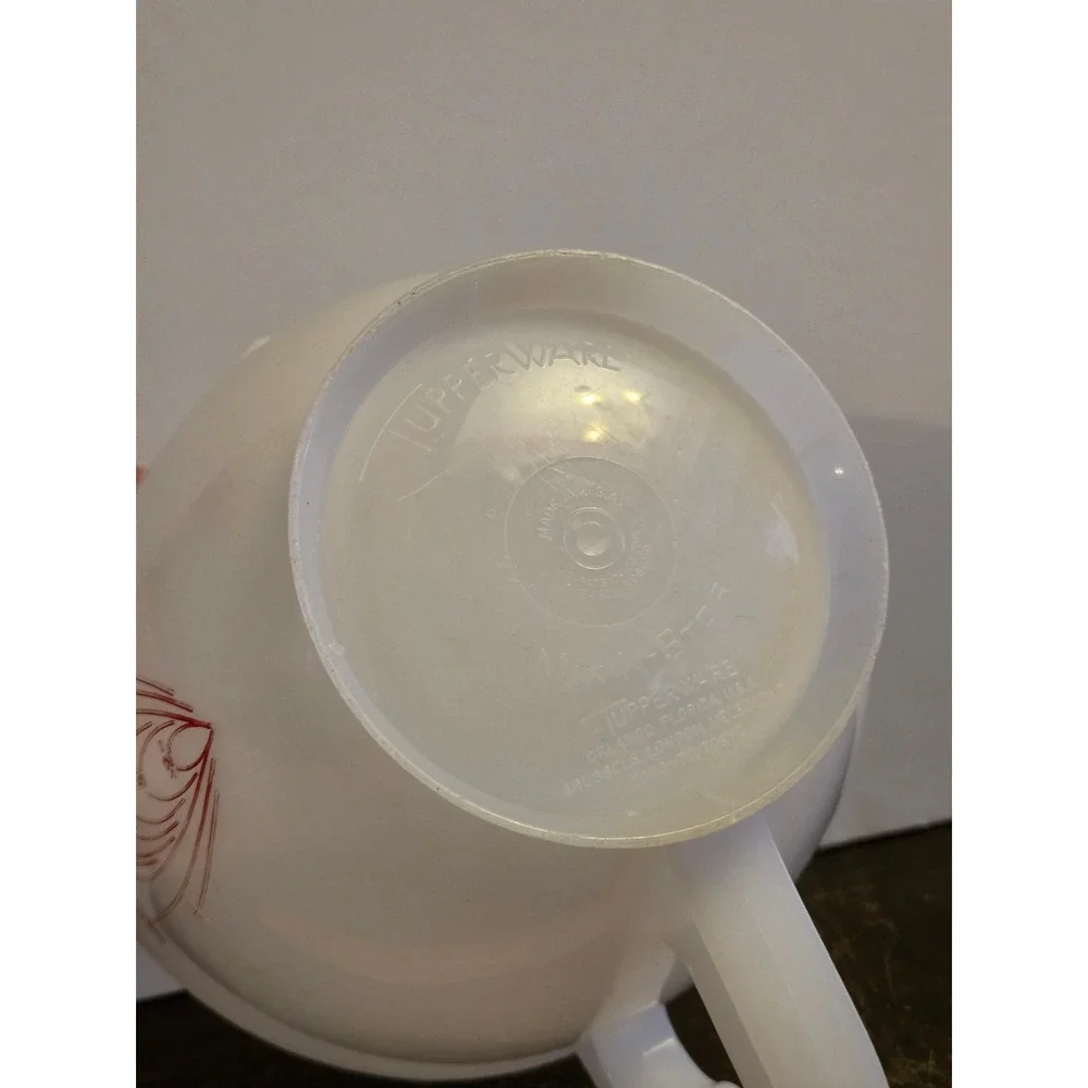 Vintage Tupperware Mix-N-Stor 8 Cup Measuring Pitcher Mixing Bowl 2 Qt White Red